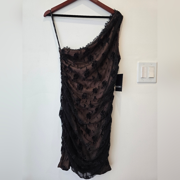 BCBG Maxazria One-Shoulder Floral Aplique Lace Dress Ruched Mini Black Size 10 M - Picture 6 of 14